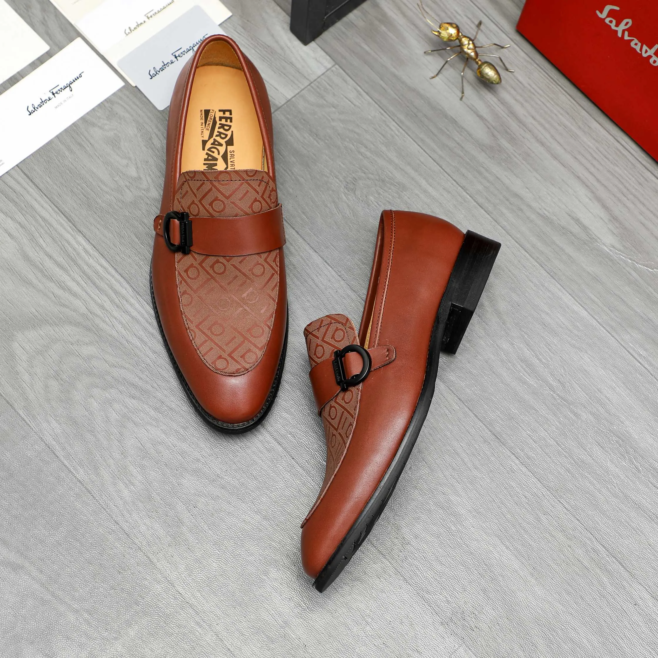 Men's men's shoes💰460 Product trademark: Ferragamo "Ferragamo" business slip-on leather shoes Regular size: 39-44 Product materials: Selected high-quality cowhide upper, cowhide lining, original outsole
